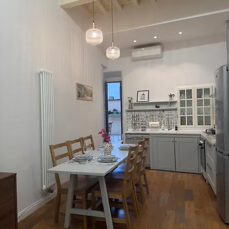 Renaissance Apartament *