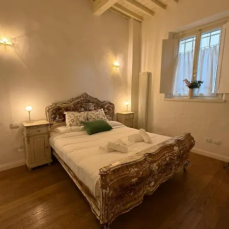 Renaissance Apartament *