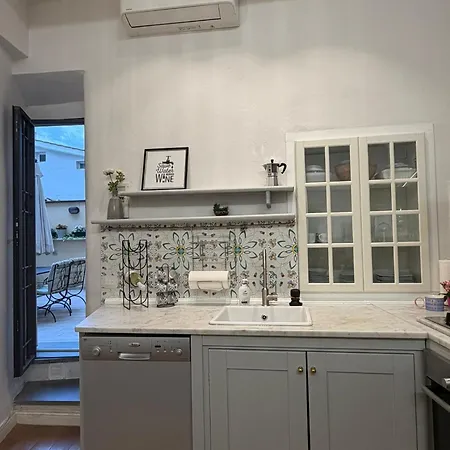 Renaissance Apartament *